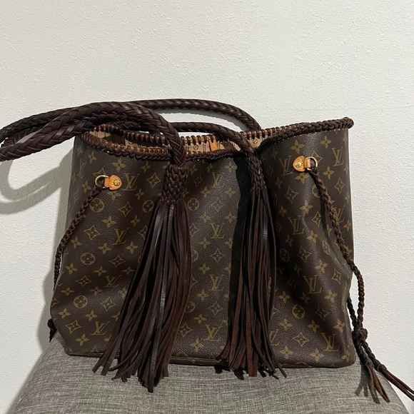 Genuine Louis Vuitton Neverfull - Picture 3 of 4
